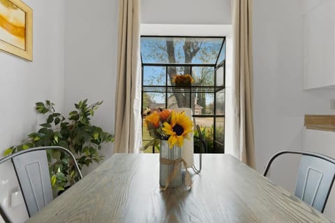 Large Fenced Yard near Midtown- Shamrock Stay House in Montgomery