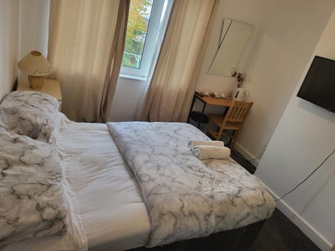 Petals Rm1 Vacation rental in Leeds