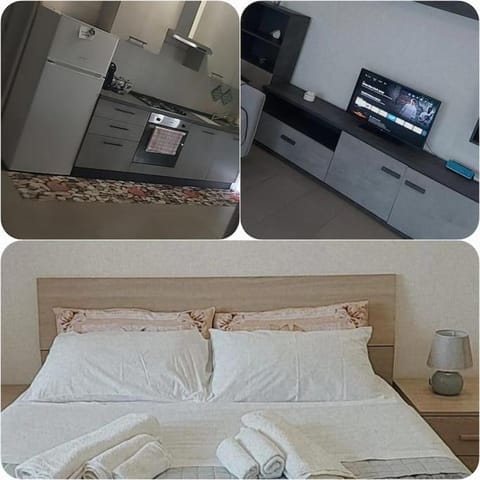 Kitchen or kitchenette, Bedroom