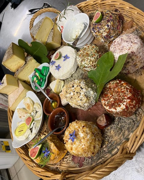 Au Coeur de Meaulne Hotel in Centre-Val de Loire