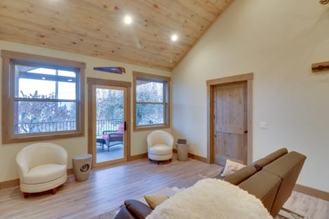 Bigfork Cottage with Lake Views 5 Mi to Downtown House in Woods Bay