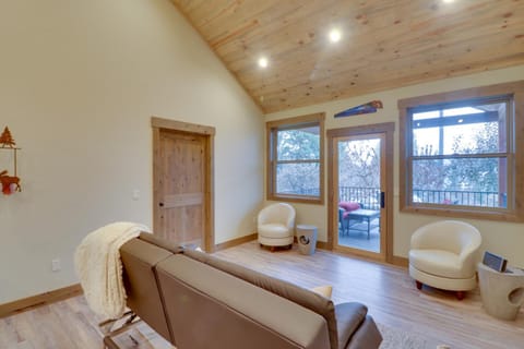 Bigfork Cottage with Lake Views 5 Mi to Downtown House in Woods Bay