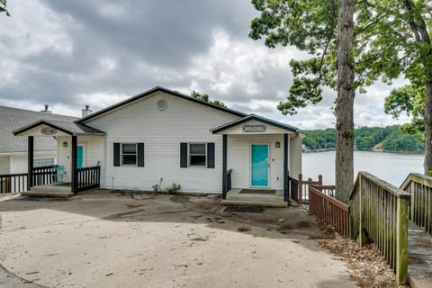 Boat Dock and Slip Access Lake of the Ozarks Gem House in Village Four Seasons