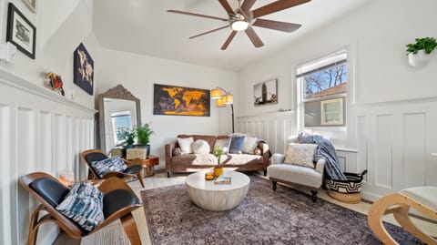 TV and multimedia, Living room, Seating area, fireplace, hair dresser