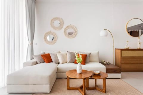 TV and multimedia, Living room, Photo of the whole room, Seating area, air conditioner