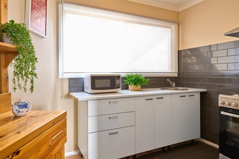 Kitchen or kitchenette, Decorative detail, Decorative detail, microwave, oven, stove, stove, kitchen, kitchen