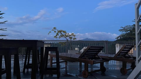 Balcony/Terrace, Mountain view