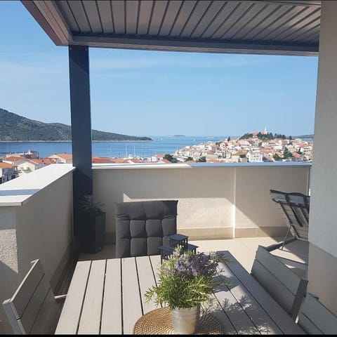 Day, Natural landscape, View (from property/room), Balcony/Terrace, Seating area, Sea view