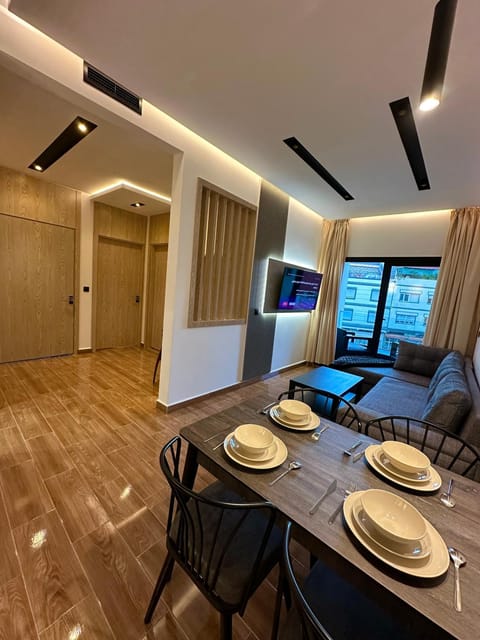 Seating area, Dining area