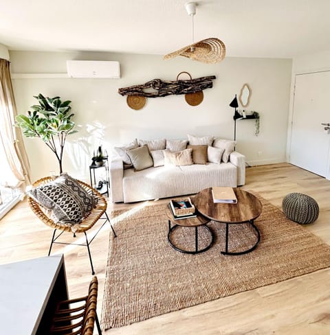 Living room, Decorative detail, air conditioner