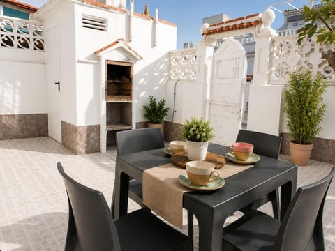 Patio, Dining area