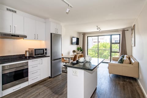 Kitchen or kitchenette, Living room, minibar, pet friendly, stove