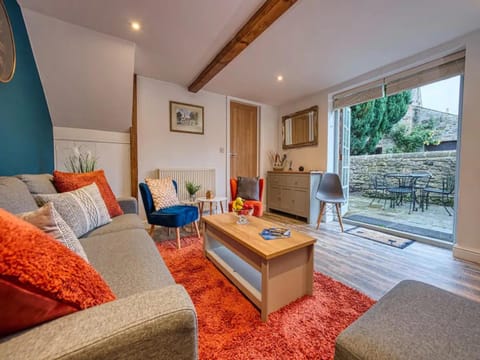 Communal lounge/ TV room, TV and multimedia, Living room, Other, Seating area, Dining area, Evening entertainment