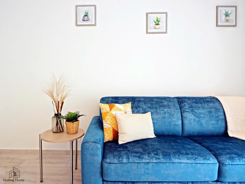 Living room, Seating area, hair dresser