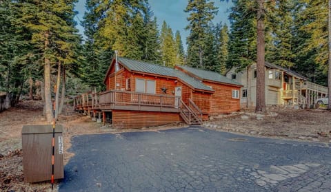 Stylish 3BR Near Trails w Hot Tub House in Tahoe City