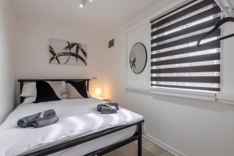 Central 1BR Sleeps 4 QUB City Hospital Apartment in Belfast