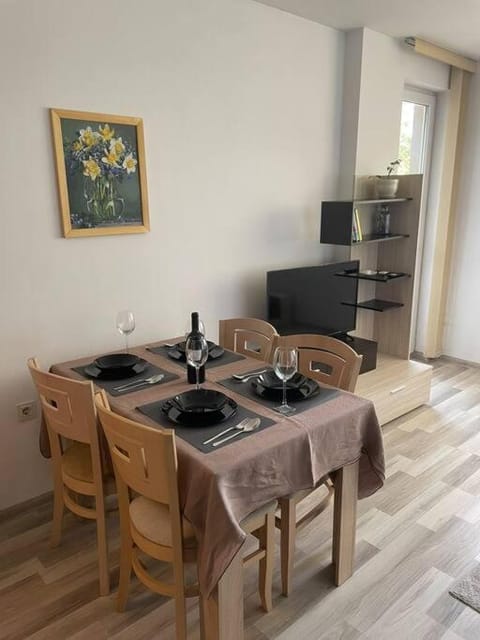 TV and multimedia, Dining area