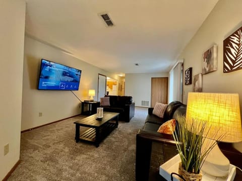 Cozy 2 Bedroom Paired Home in Middletown, OH House in Ohio