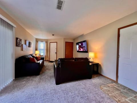 Cozy 2 Bedroom Paired Home in Middletown, OH House in Ohio