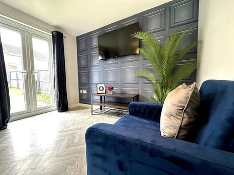 Riverside View by Blue Skies Stays House in Middlesbrough