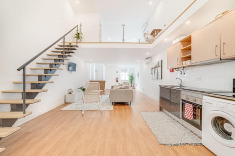 Kitchen or kitchenette, Living room, Seating area, dishwasher, minibar, pet friendly, stove, washing machine