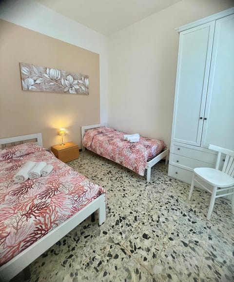 Flowered House with garden Apartment in Alghero