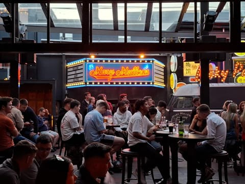 Mary Mullen's Rooms Eyre Square. Bed and Breakfast in Galway