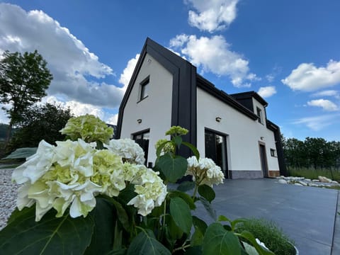 Property building, Spring, Day, Garden, Garden view