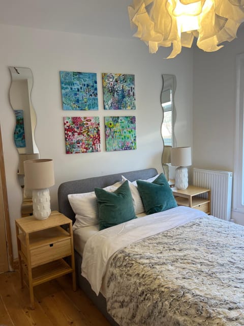 Bed, Decorative detail, Bedroom