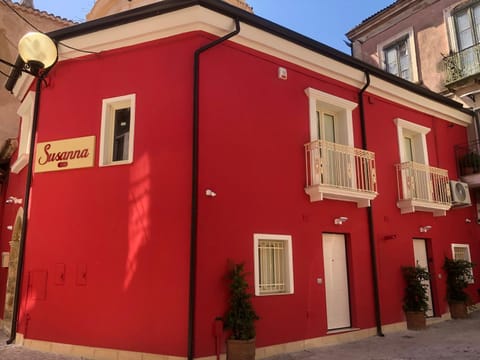 Property building, Day, Street view