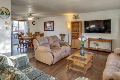 7 Mi to Munsinger Gardens Sartell Home with Deck House in Minnesota