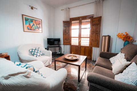 Communal lounge/ TV room, TV and multimedia, Living room, Photo of the whole room, Seating area