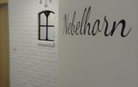 Logo/Certificate/Sign, Text overlay