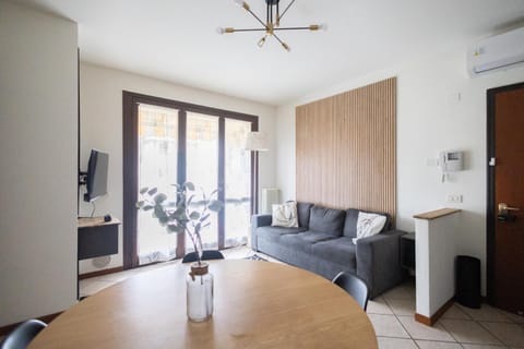 Communal lounge/ TV room, TV and multimedia, Living room, Dining area