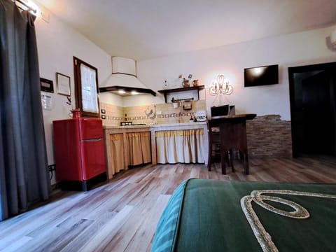 Bed, Kitchen or kitchenette, Lunch, kitchen