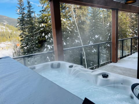 Hot Tub, Hot Tub