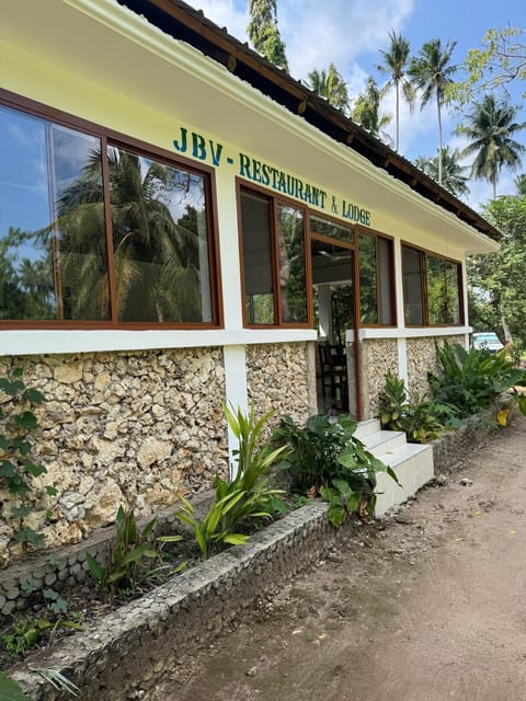 Property building, Restaurant/places to eat, Garden view