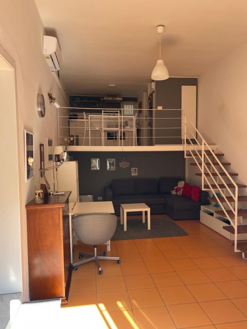 Bathroom, TV and multimedia, Kitchen or kitchenette, Living room, Seating area, Dining area, stove, air conditioner