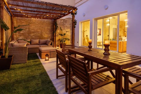 Patio, Garden, Dining area