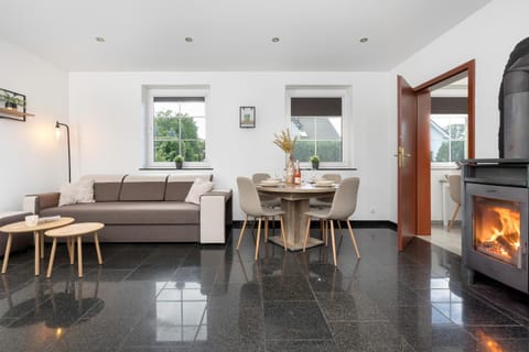 Living room, Photo of the whole room, Seating area