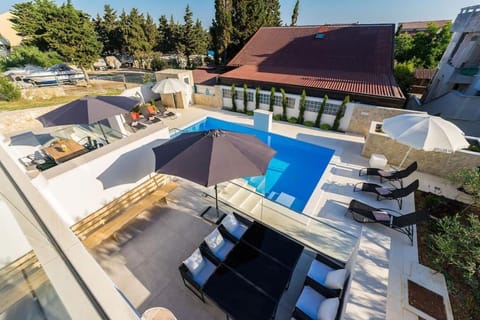 Villa Soleil blanc, luxury villa with private pool Villa in Novalja