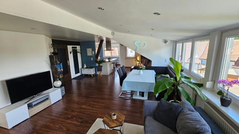 Living room, Seating area, Evening entertainment