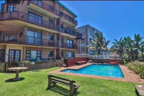 Property building, Garden, Swimming pool