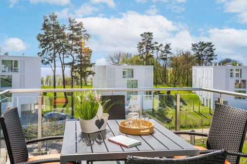 View (from property/room), Balcony/Terrace, Seating area, Garden view
