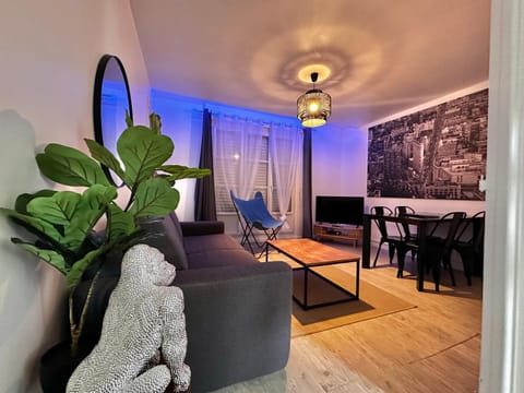 TV and multimedia, Living room, Dining area