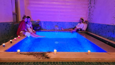 Swimming pool