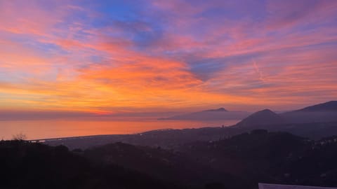 Nearby landmark, Natural landscape, Balcony/Terrace, Mountain view, Sea view, Sunrise, Sunset