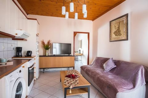 Kitchen or kitchenette, Seating area