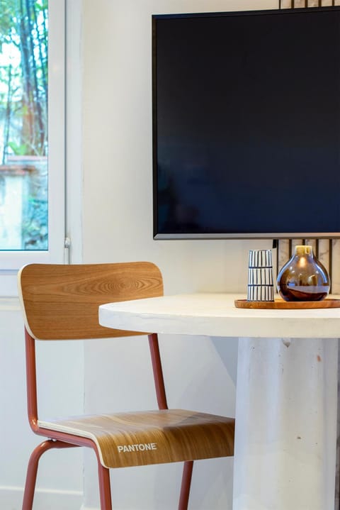 TV and multimedia, Dining area, hair dresser