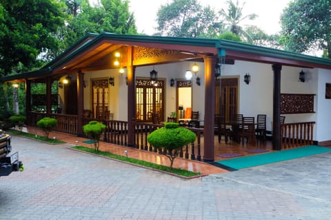 Property building, Restaurant/places to eat, Facade/entrance, Day, Natural landscape, Garden, Lobby or reception, Floor plan, Garden view, Mountain view, Area and facilities